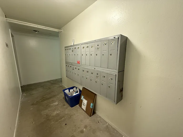 2211 Carleton St #22 — Photo 11