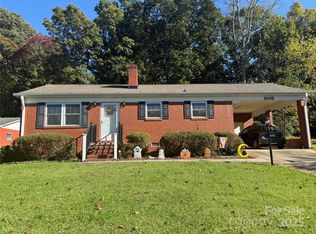 1015 8th Ave SW, Conover, NC 28613