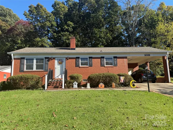 1015 8th Ave SW, Conover, NC 28613