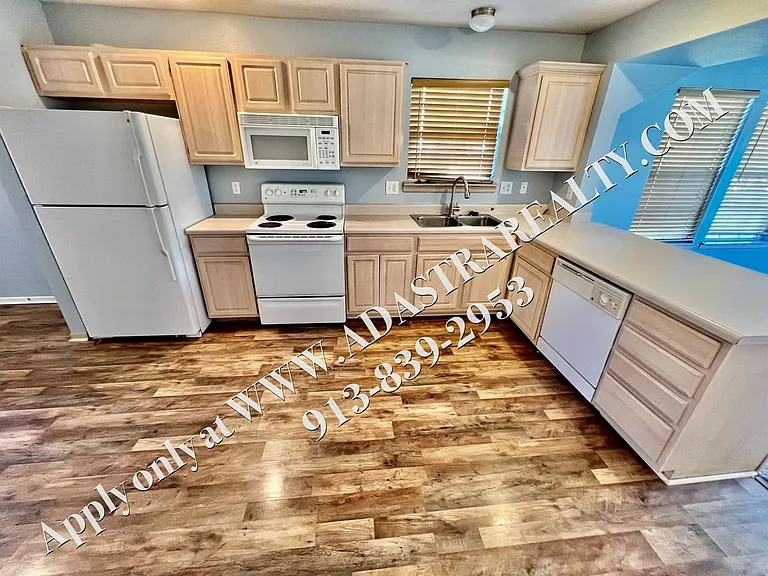2141 SW Rambling Vine Rd — Photo 5