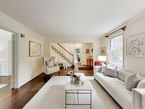 4th image of 4238 50th St NW