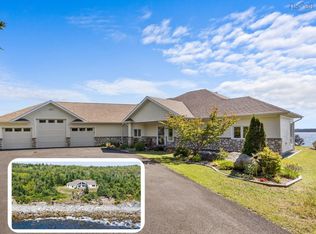 12 Partridge Ln, Shelburne, NS B0T 1W0