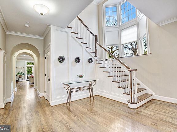 5th image of 8017 Park Ln