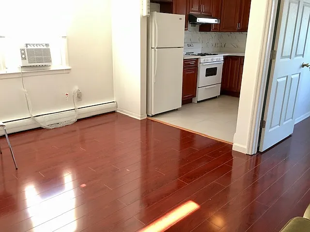 101 Warren St #1 — Photo 4