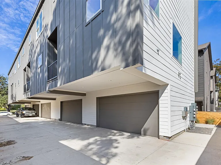 6012 Hudson St #3 — Photo 23