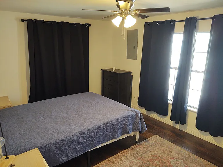 235 N Hidalgo Ave — Photo 5