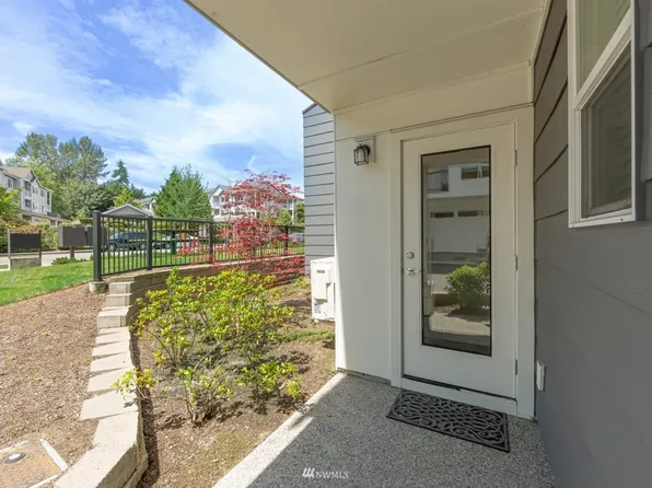 14715 Admiralty Way #C1, Lynnwood, WA 98087