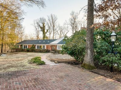 63 Ethan Allen Lane, Stamford, CT, 06903