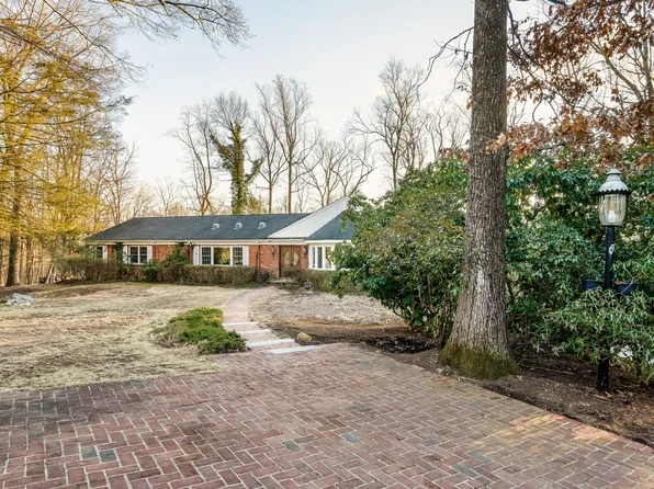 63 Ethan Allen Lane, Stamford, CT 06903