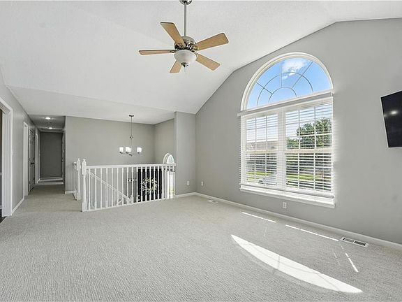 3rd image of 1300 SE Rosehill Dr