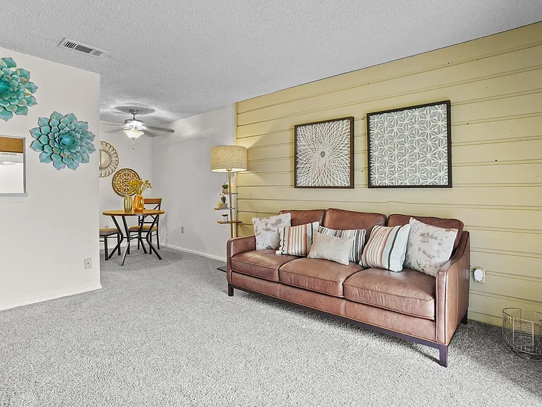 Aspen Park Apartments — Photo 19