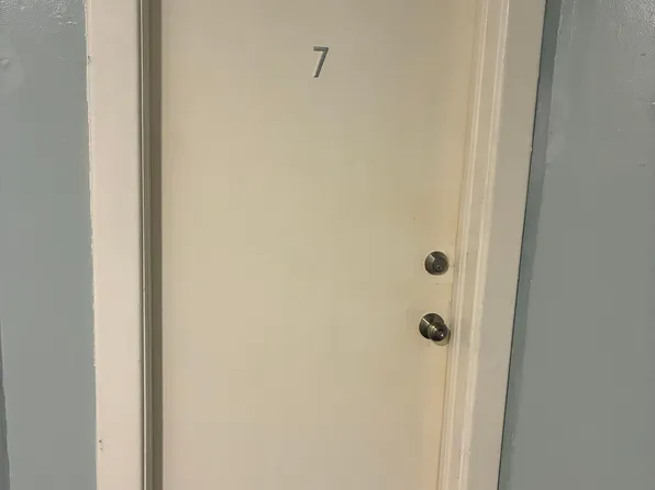 613 W Church St #7, Champaign, IL 61820