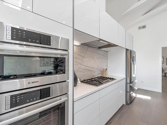 5th image of 283 Oak Park Dr