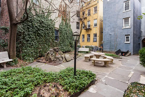 Rented by Oxford Property Group | media 18