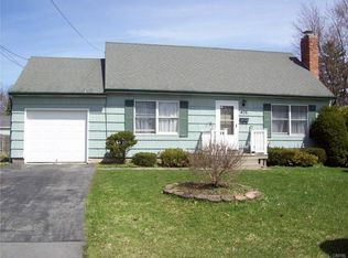 406 Sunflower Dr, Liverpool, NY 13088