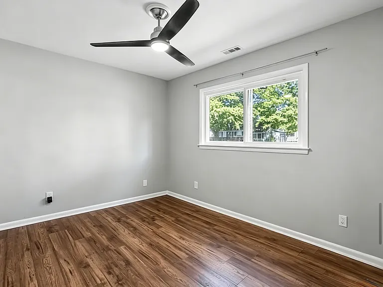 210 E Chickasaw Rd — Photo 17