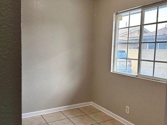 4th image of 9430 Park St #9436-1/2