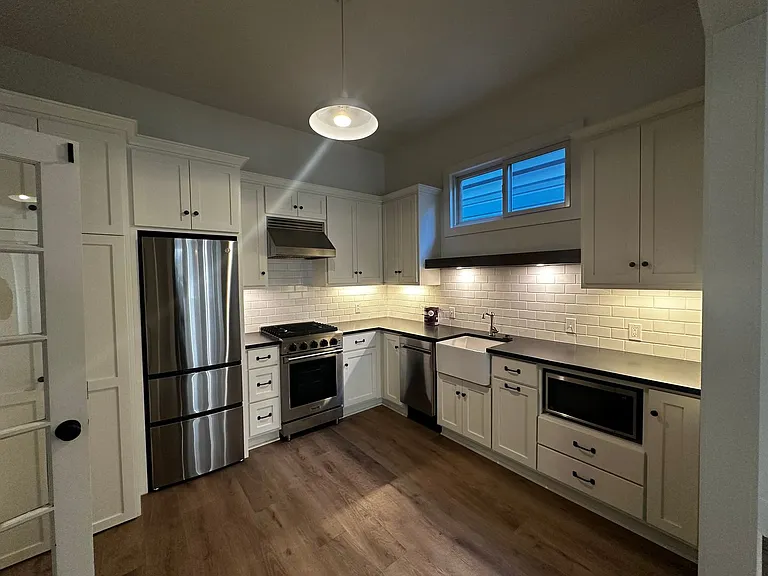 418 Broad St — Photo 4