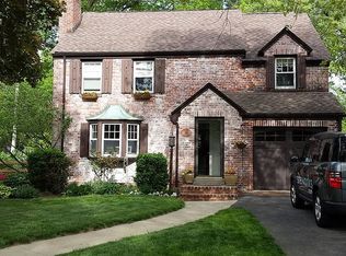 190 Penn Dr, West Hartford, CT 06119