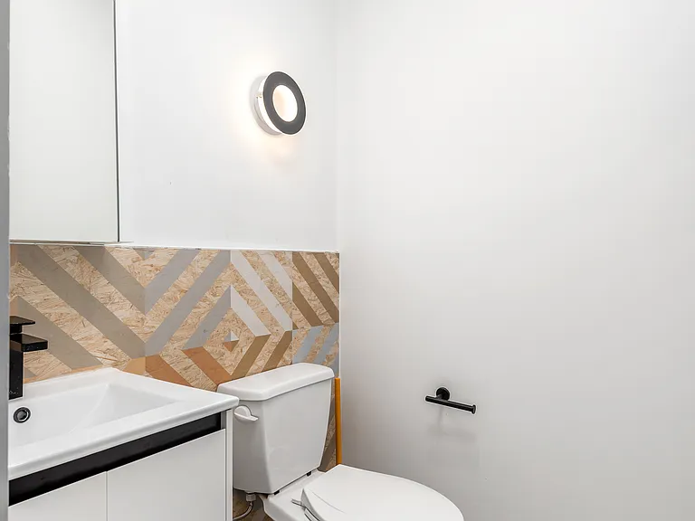 774 Lexington Ave #1A — Photo 13