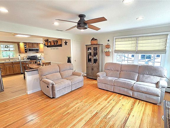 5th image of 249 Ohio Ave