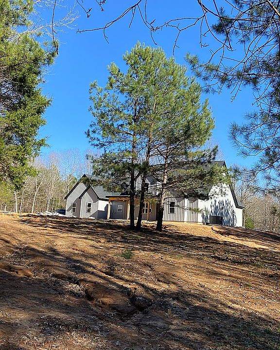 2nd image of 301 Willie Adams Rd
