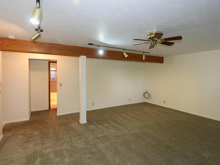 10729 S Maple Hill Cir — Photo 18