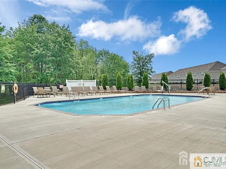 446 Micali Way — Photo 38