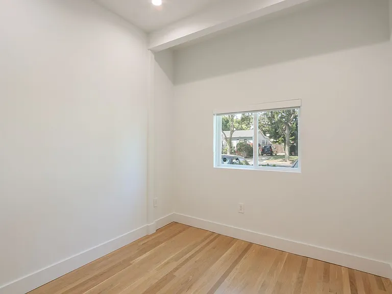 1022 Pacific St — Photo 13