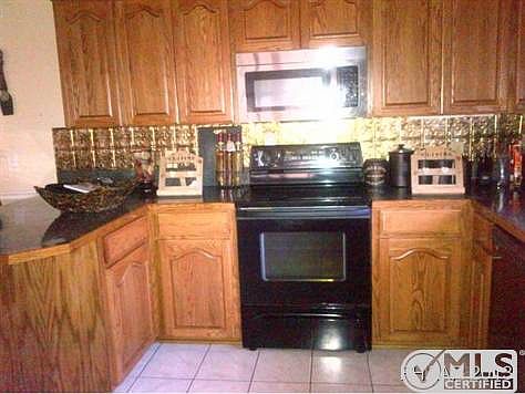 4th image of 3610 Plains Dr