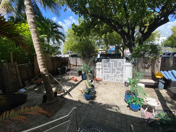 741 6th St, Miami Beach, FL 33139