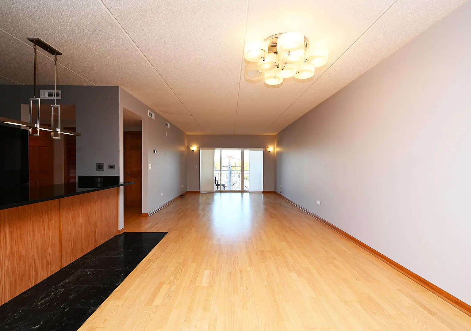2 bed, 1212 sqft, $2,400 — Photo 2