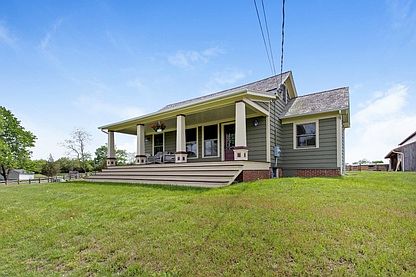 2nd image of 1375 Ackerly Pond Ln