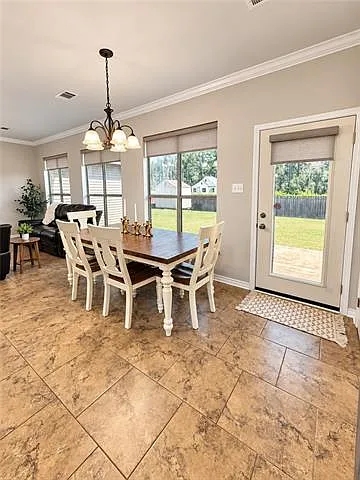 3 bed, 2.0 bath, 1400 sqft, $1,850 — Photo 4