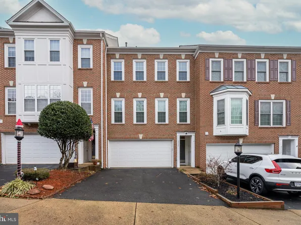 5753 Governors Pond Cir, Alexandria, VA 22310
