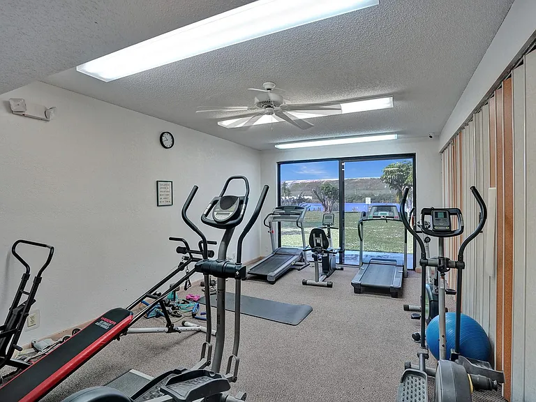 4550 NE 18th Ave #506 — Photo 28