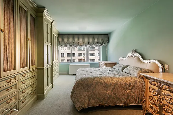 Sold by Corcoran | media 6