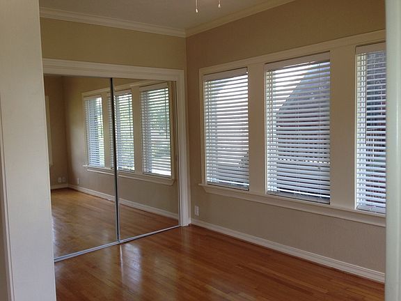 Light and bright spacious area offers office, study or sunro