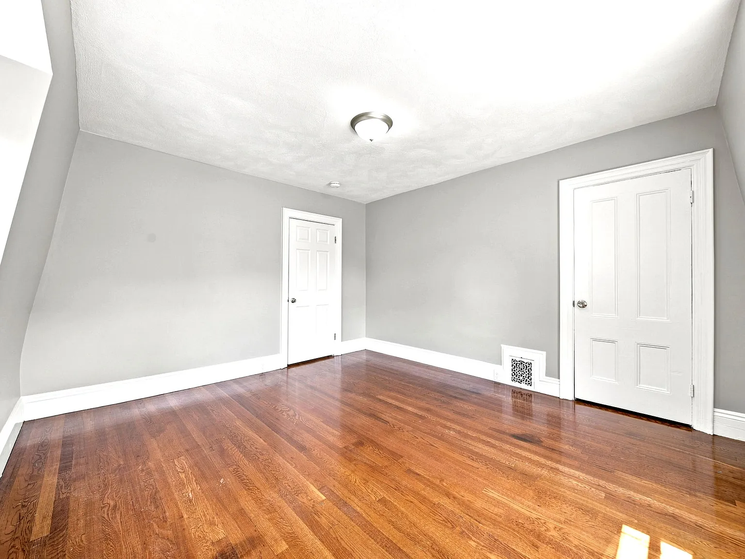 2 bed, 800 sqft, $2,350 — Photo 4