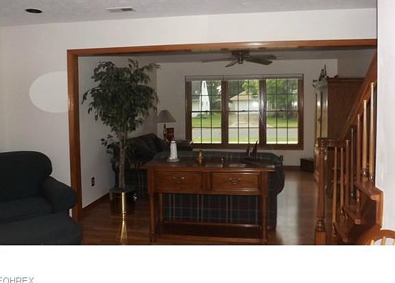 5th image of 288 Wallace Dr