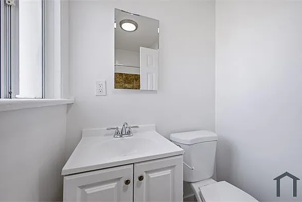 615 W 52nd St — Photo 11