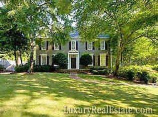 1815 Nancy Crk NW, Atlanta, GA 30327