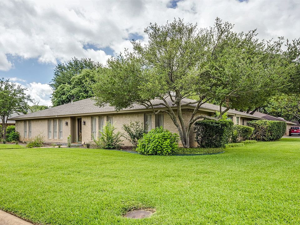 1st image of 2414 Lakeview Cir