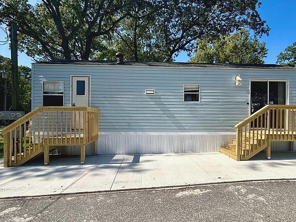 4th image of 104 S 5th St #39