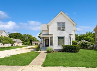 211 E Main St, Genoa, IL 60135