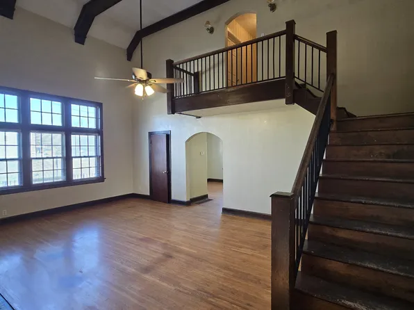 934 N Broadway St, Wichita, KS 67214