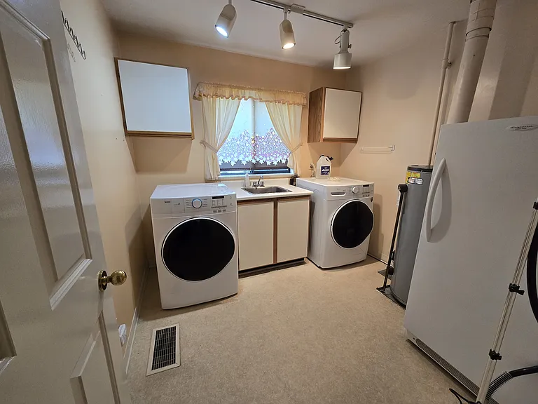 1511 Fintry Pl — Photo 23