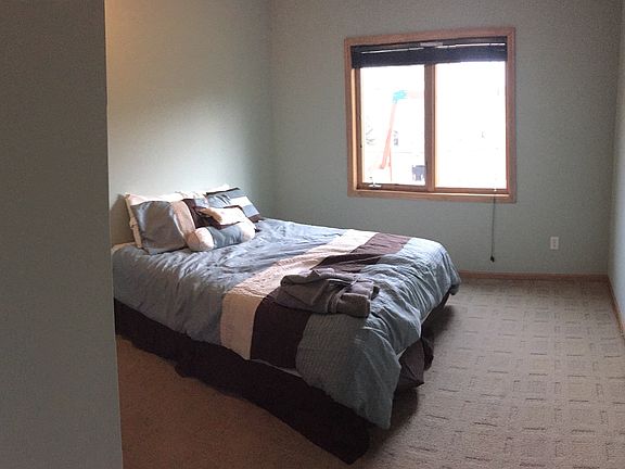 2nd image of 985 Bavaria Hills Ln