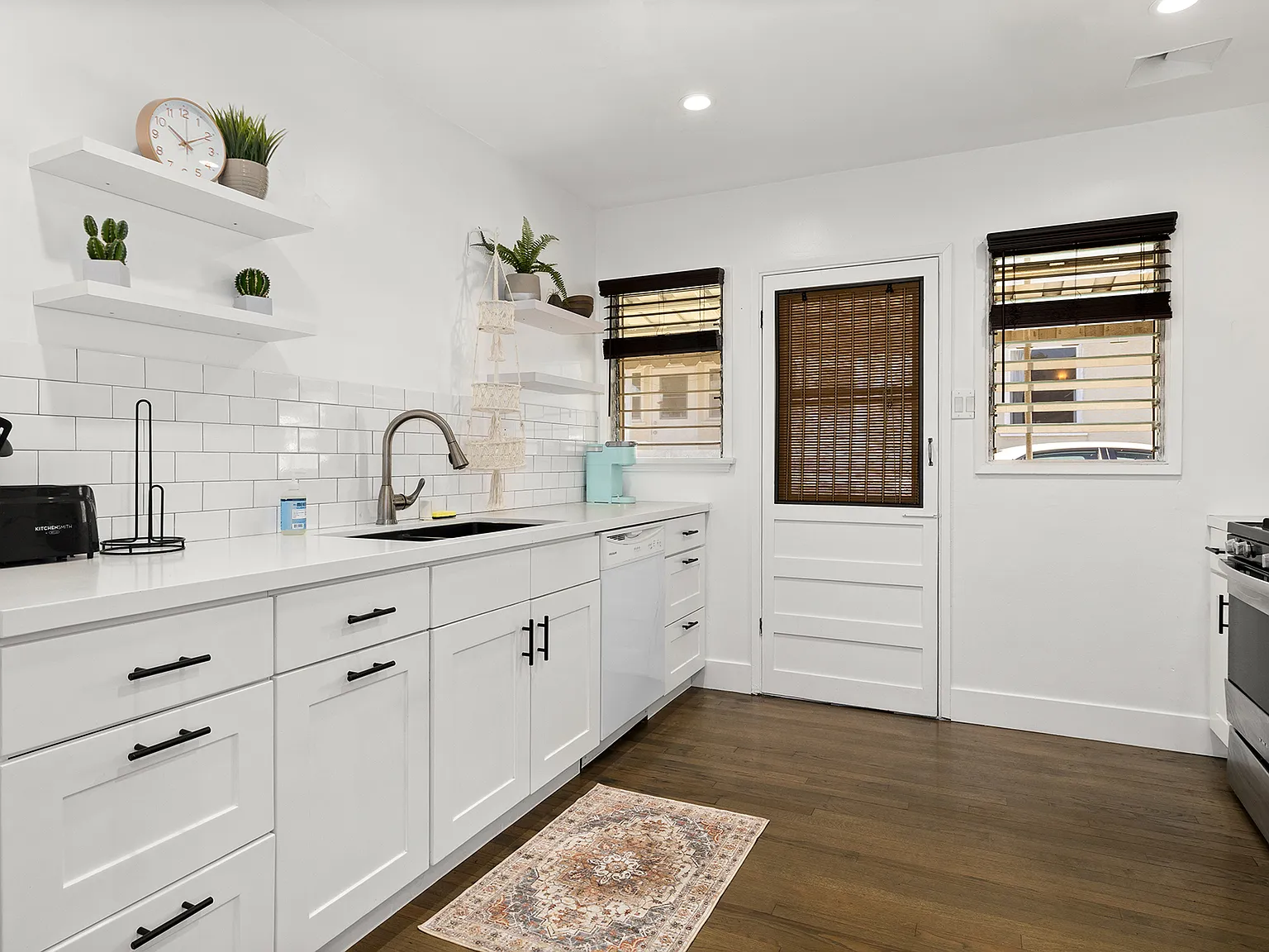 1 bed, 1196 sqft, $3,750 — Photo 4