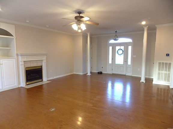 2nd image of 114 Belle Meade Dr